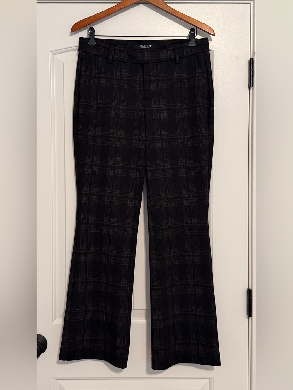 EUC Liverpool Kelsey Flare Trouser Black Plaid